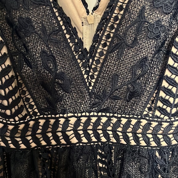 “Just Me” Beautiful Laced Spring Dress. - Picture 3 of 5